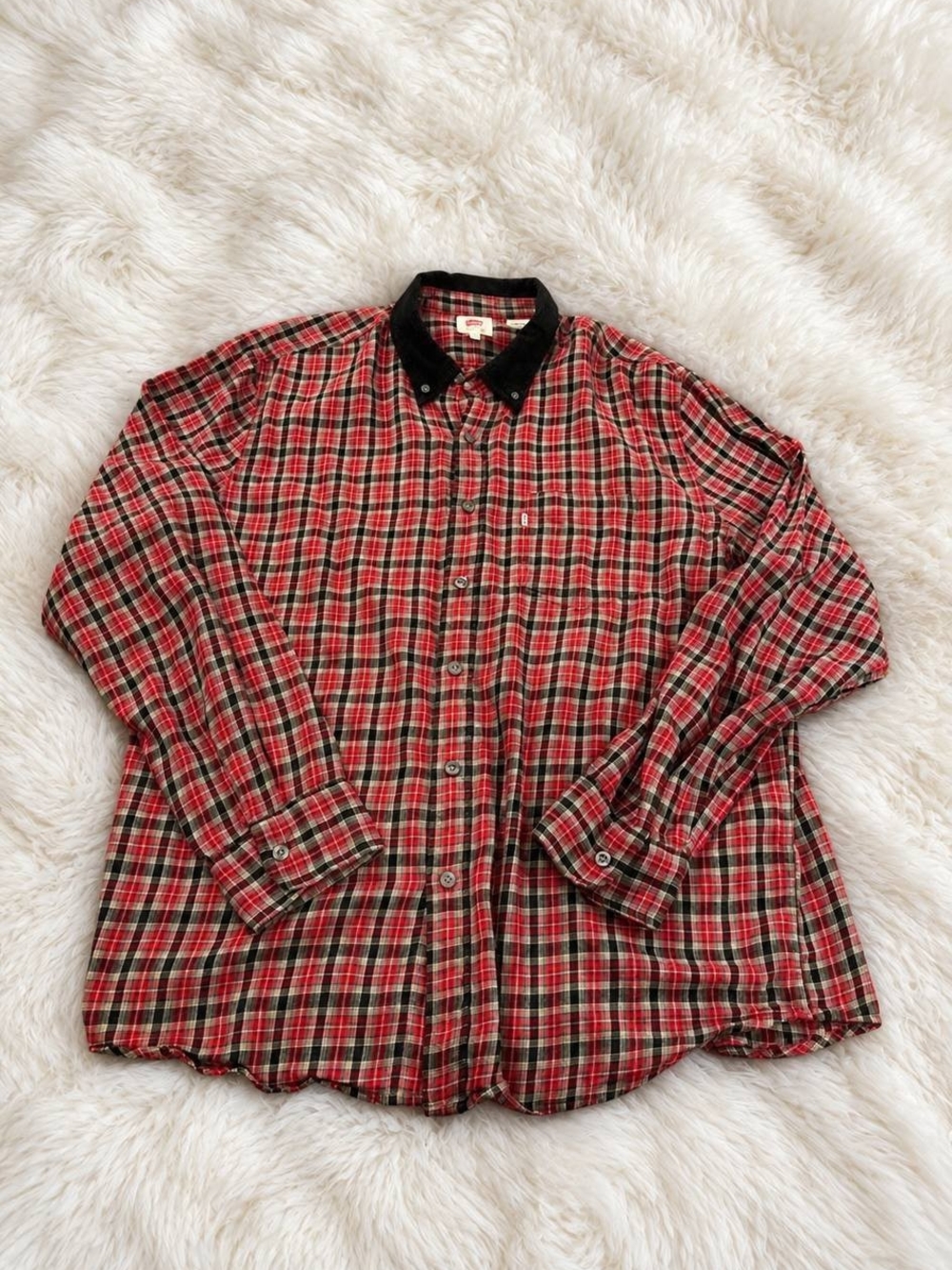 Levi's Men's Red Plaid Button-Down Shirt with Black Collar - Size XL